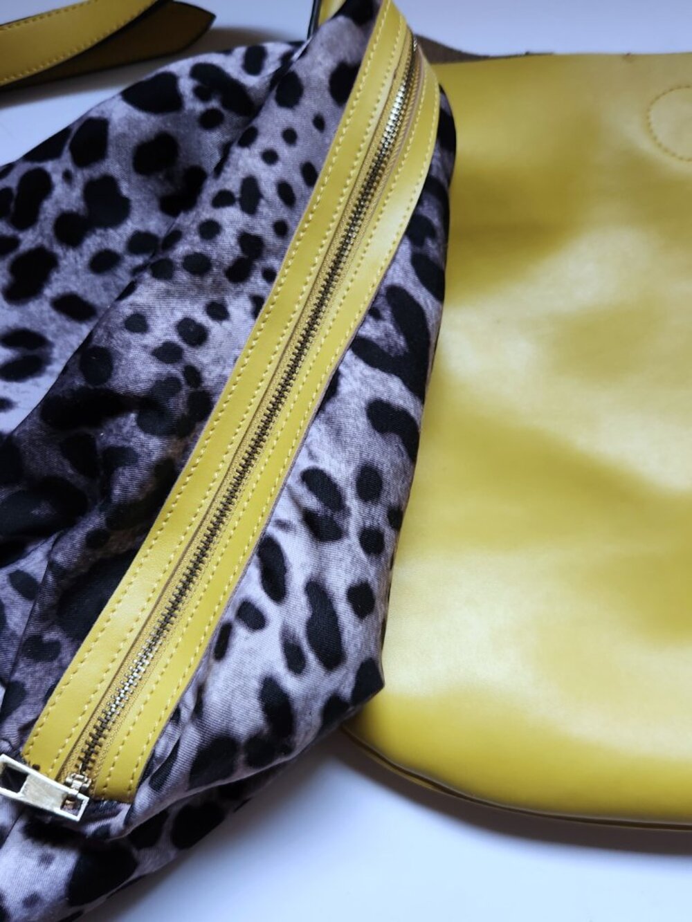 Yellow Leather Hobo Bag Crossbody Shoulder Purse 2-in-1 Leopard Snap Pouch KGB - Picture 7 of 9